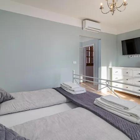 Rajana For 14 Persons With Kids Playground & Pool Heating In Istria *