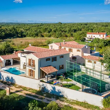 Villa Rajana For 14 Persons With Kids Playground & Pool Heating In Istria