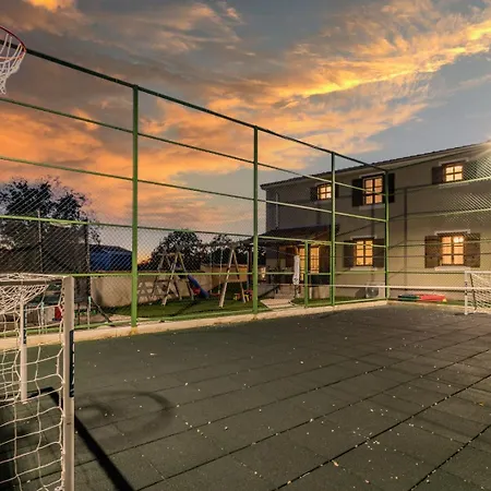 Rajana For 14 Persons With Kids Playground & Pool Heating In Istria * Svetvinčenat